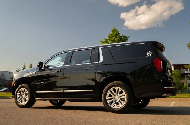 Black GMC Yukon Denali XL